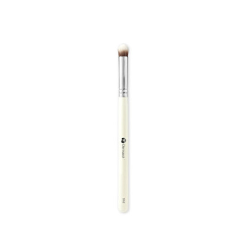 Cosmetic brush for application D62